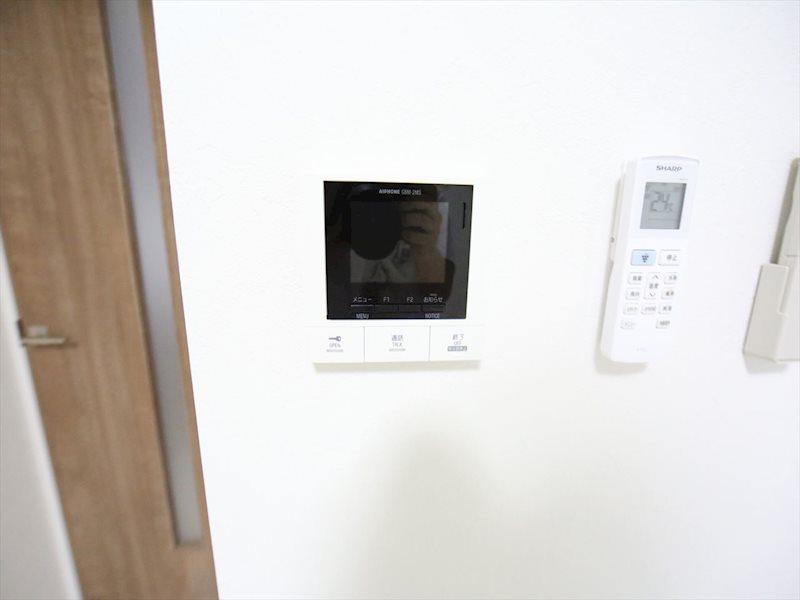 セキュリティ　モニター付きインターホン