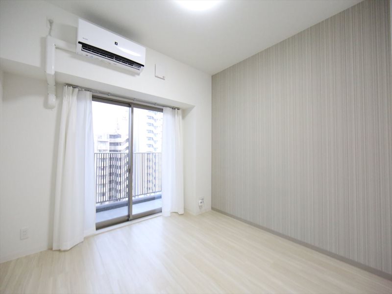 居室・リビング　洋室7帖　エアコン完備　バルコニーに面しています