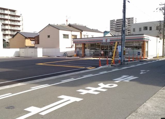 コンビニ　セブンイレブン　姫路船丘町店（コンビニ）まで300m