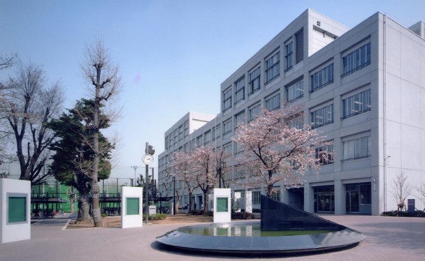 高校・高専　都立戸山高等学校（高校・高専）まで692m