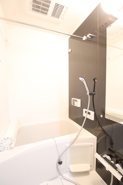バス・シャワールーム　バス※風呂蓋は設備ではありません