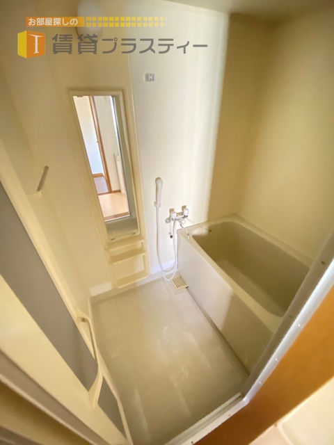 バス・シャワールーム　ゆったりくつろげるバスルームです。