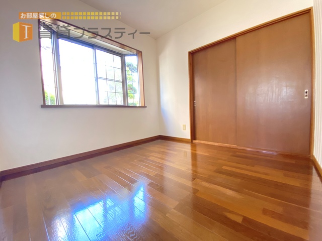 居室・リビング　明るいリビングです。