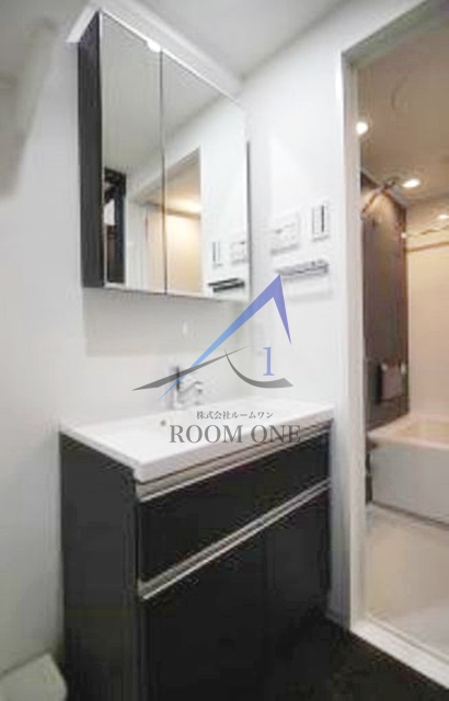 洗面設備　洗面台です。