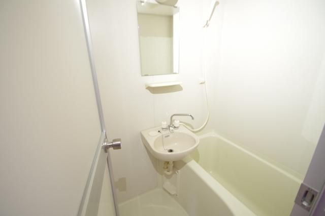 バス・シャワールーム　★バストイレ別ですよ★