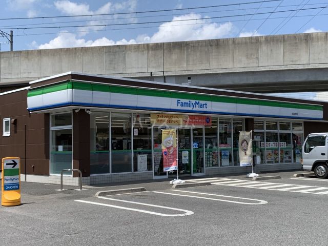 コンビニ　ファミリーマート 流山駒木店（コンビニ）まで301m