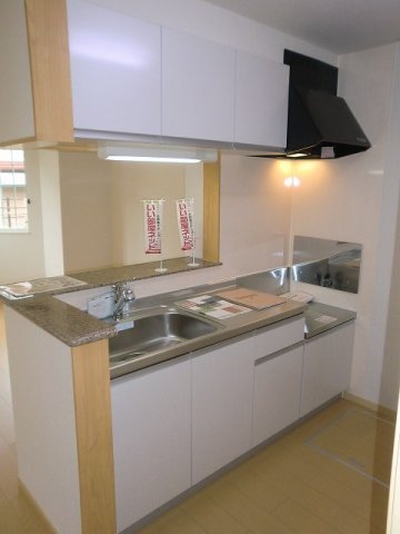 キッチン　コンパクトなキッチンで掃除もラクラク