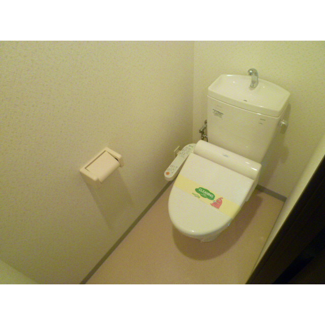 トイレ　ウォシュレット付き