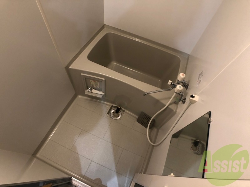 バス・シャワールーム　ユニットバスです。疲れを癒すのに欠かせませんね！