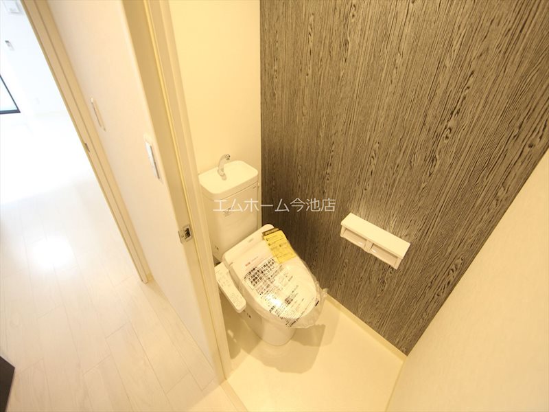 トイレ　温水洗浄便座付トイレ