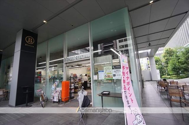 コンビニ　セブンイレブン（コンビニ）まで114m