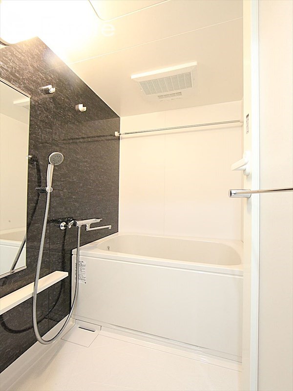 バス・シャワールーム　バスルーム