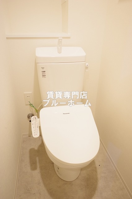 トイレ　温水洗浄便座付のトイレ！