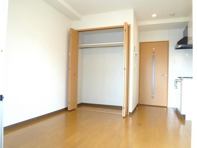 居室・リビング　室内