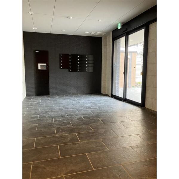 エントランス　現況優先です。