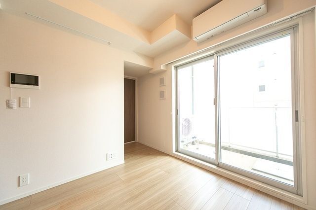 居室・リビング　別号室の参考写真