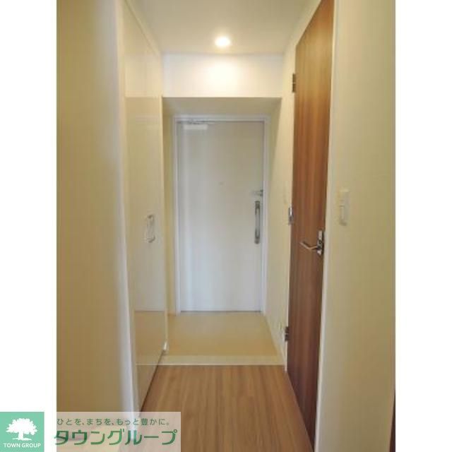 玄関　※写真は同タイプ住戸です。