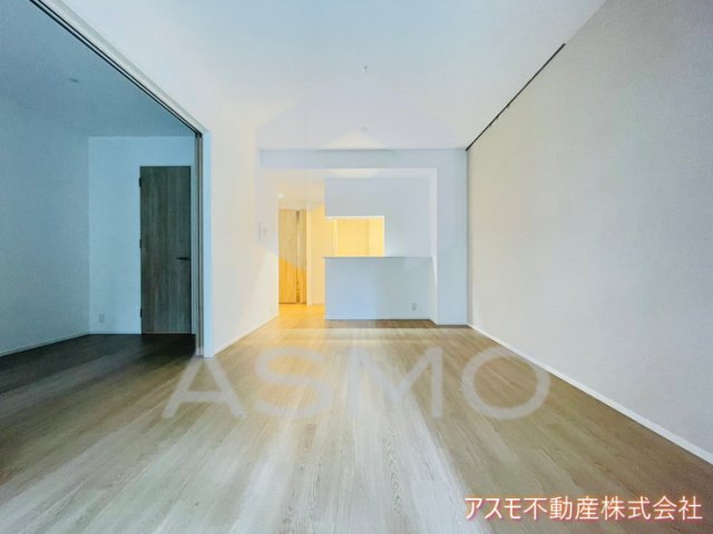 居室・リビング　同マンション別部屋参考写真