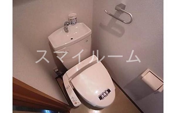 トイレ　別部屋参考写真となります。