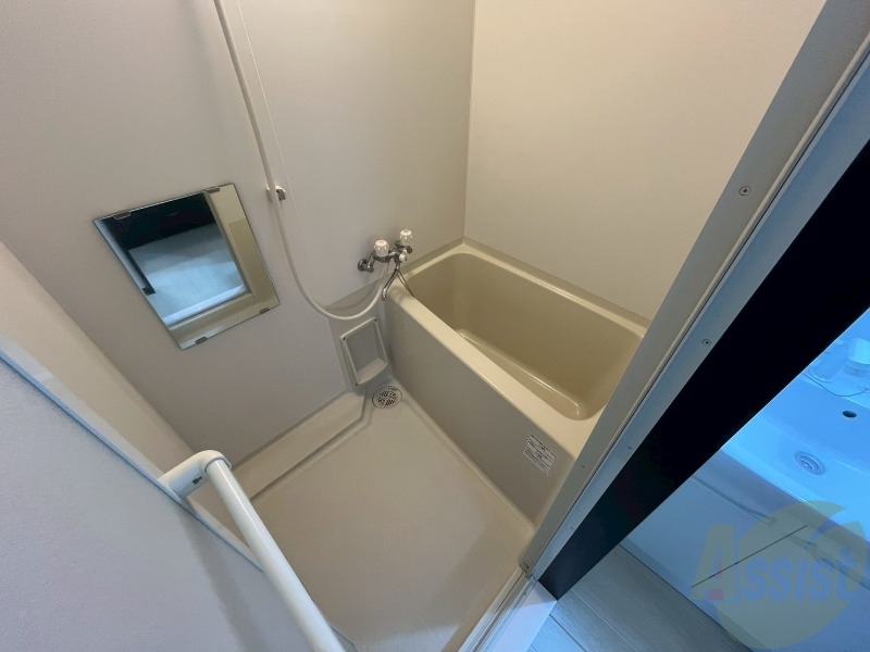 バス・シャワールーム　お風呂になります。一日の疲れを癒してくださいね。