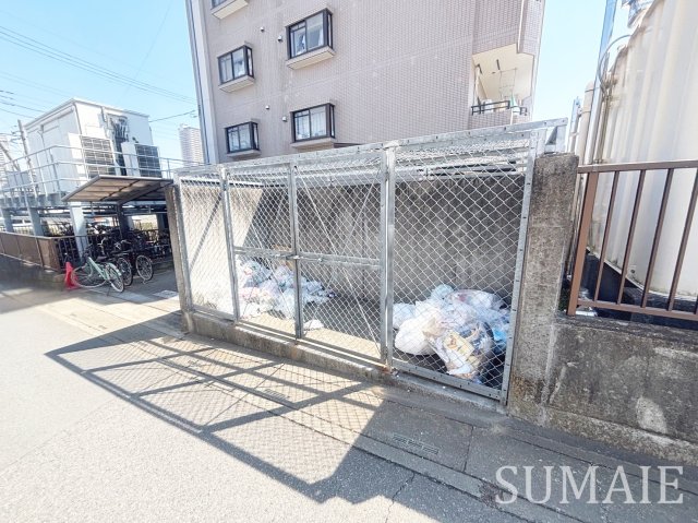 その他共有部分　敷地内ゴミ置き場です！