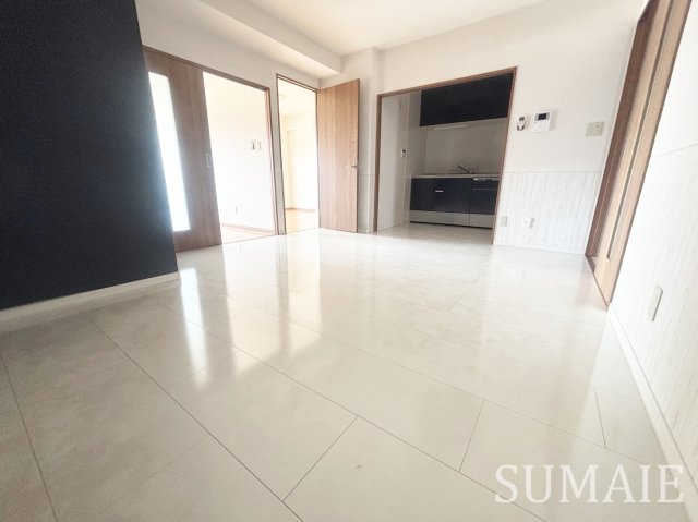 居室・リビング　広々リビングです！