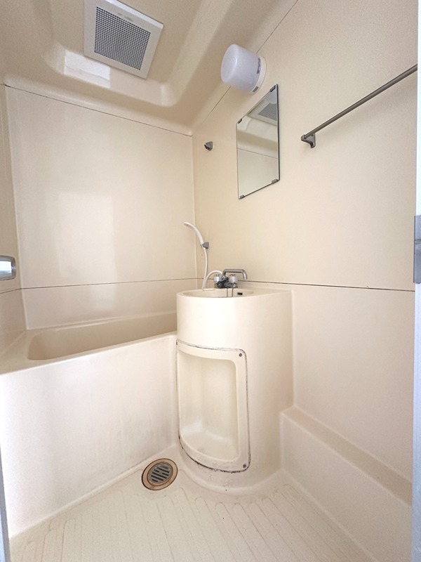 バス・シャワールーム　バストイレ別！