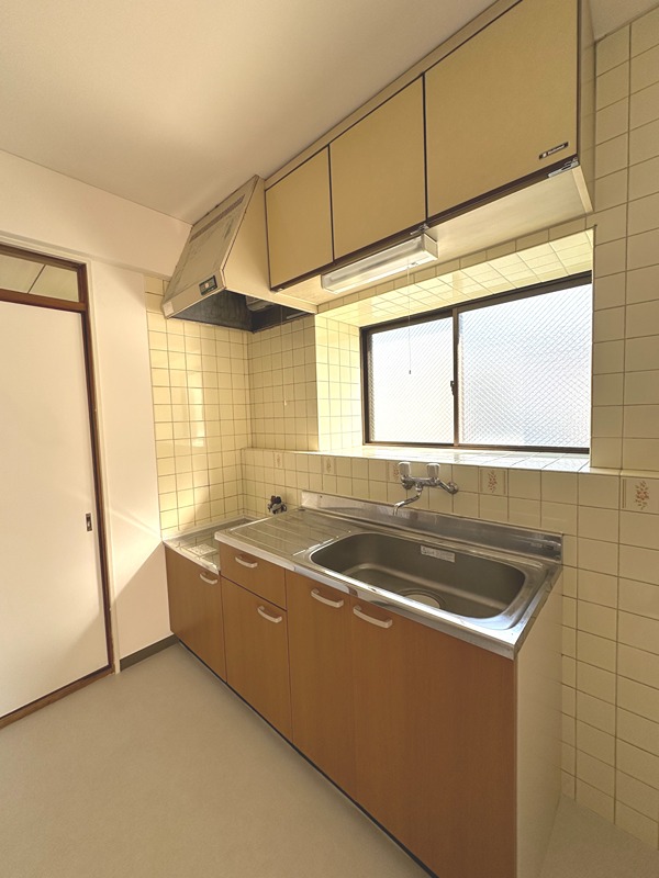 キッチン　収納豊富なキッチン！ガスコンロ設置可！