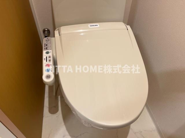 トイレ　もちろんウォシュレット付きのトイレです◇