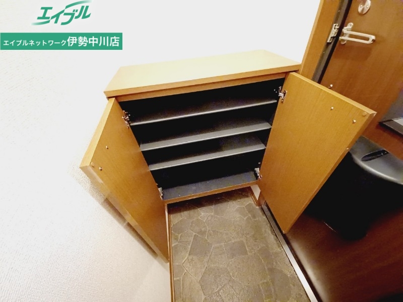 玄関　反転タイプ参考写真