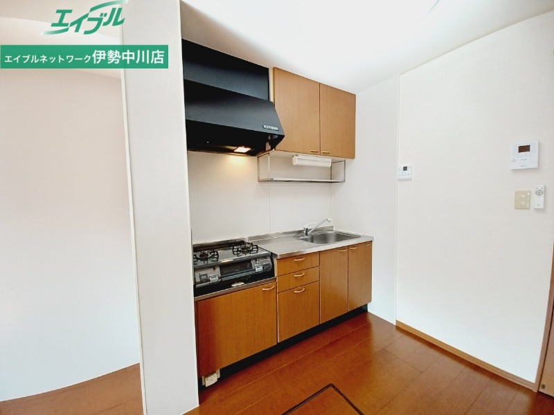 キッチン　反転タイプ参考写真