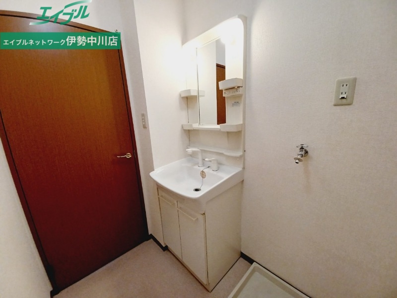 洗面設備　反転タイプ参考写真