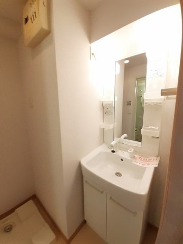 洗面設備　脱衣スペースもあります