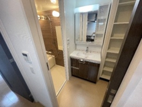 洗面設備　洗面台　※同タイプの部屋のお写真です