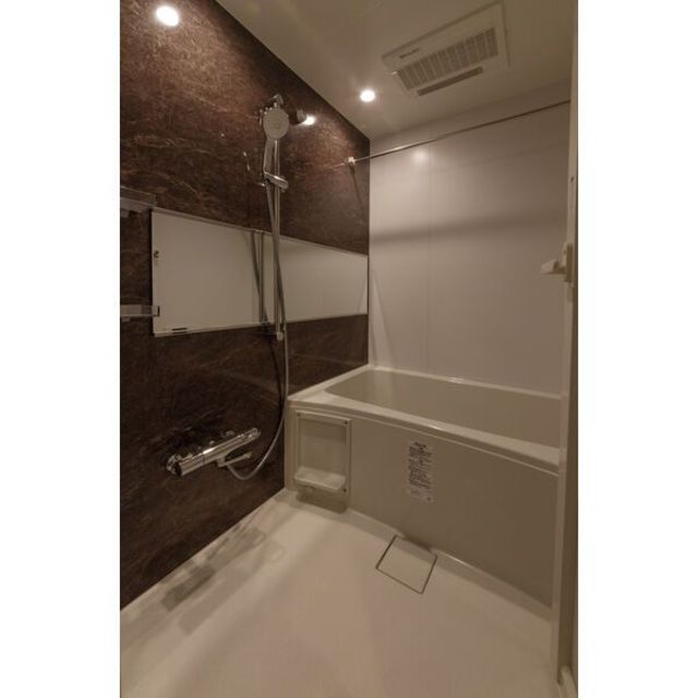 バス・シャワールーム　別号室の写真の為、現況優先