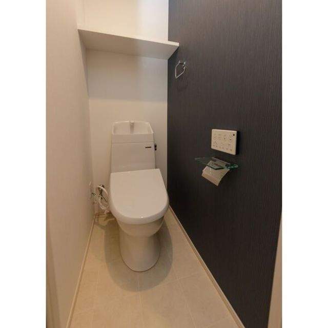 トイレ　別号室の写真の為、現況優先