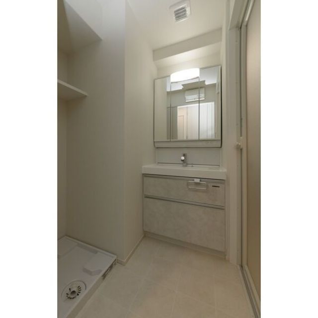 洗面設備　別号室の写真の為、現況優先