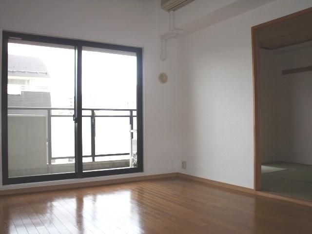 その他部屋・スペース　開放感のあるリビング