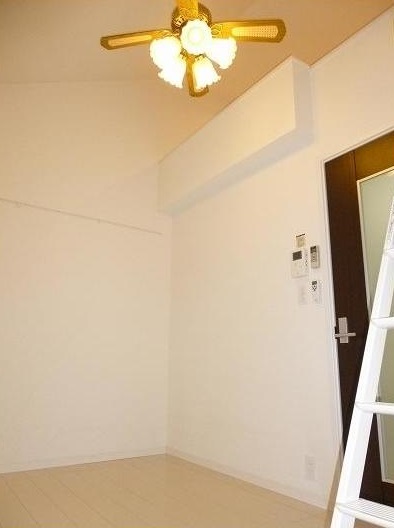 その他設備　シーリングファン付きのお部屋です
