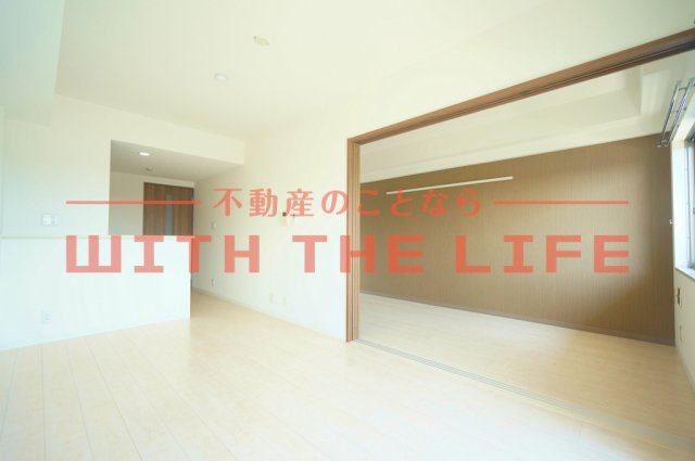 居室・リビング　こちらのリビングで趣味の時間をお楽しみください