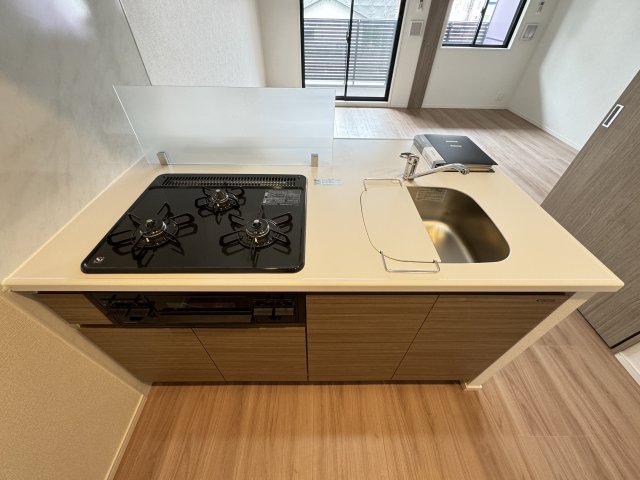 キッチン　同型タイプの写真です。