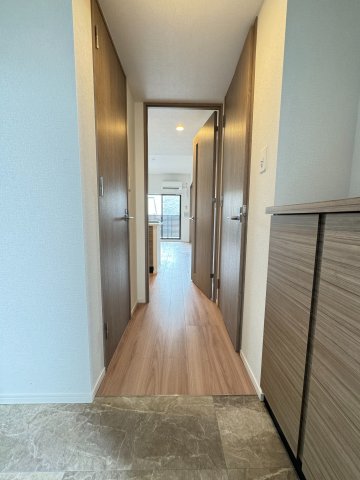 玄関　同型タイプの写真です。