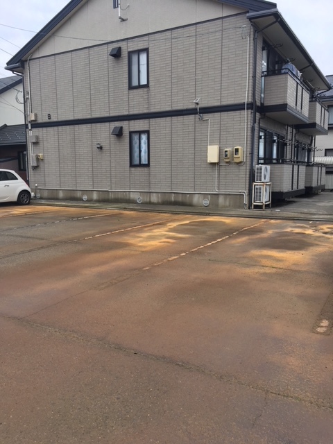 駐車場　融雪装置付き。