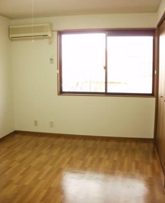 居室・リビング　日当たり良好な室内です