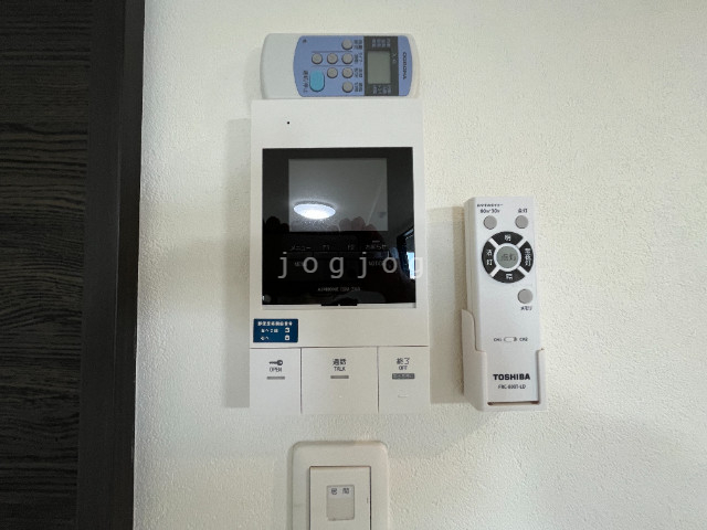 セキュリティ　モニター付きインターホン