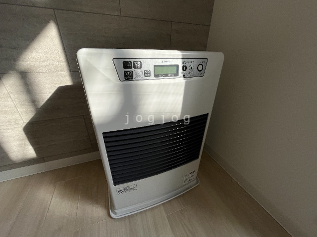その他設備　灯油ＦＦ式ストーブ