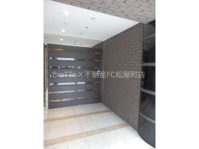 エントランス　マンション共用部分