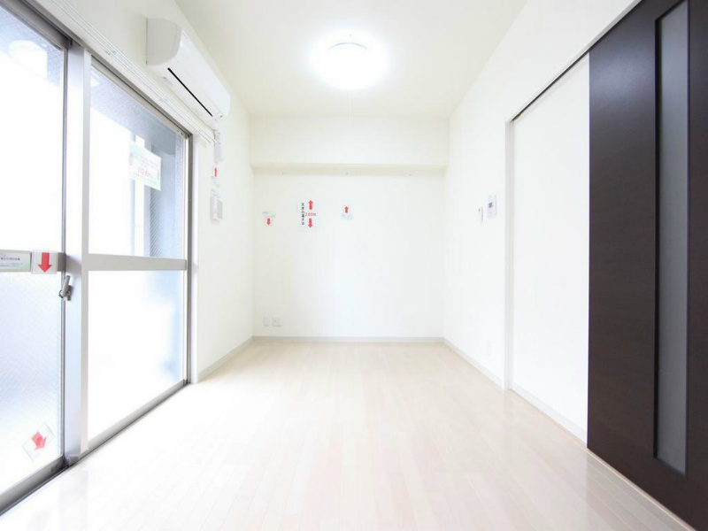 その他　ＬＤＫ9.3帖　エアコン完備　南面バルコニー