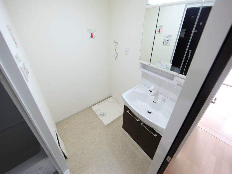 洗面設備　脱衣所　独立洗面台（シャンプードレッサー付）