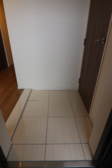 玄関　※別室の参考写真の為、現況優先です。